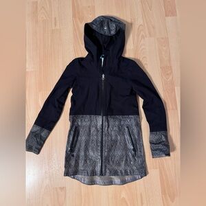 Ivivva by Lululemon Girl's Black & Gray Mesh with the Rain Jacket Coat size 7